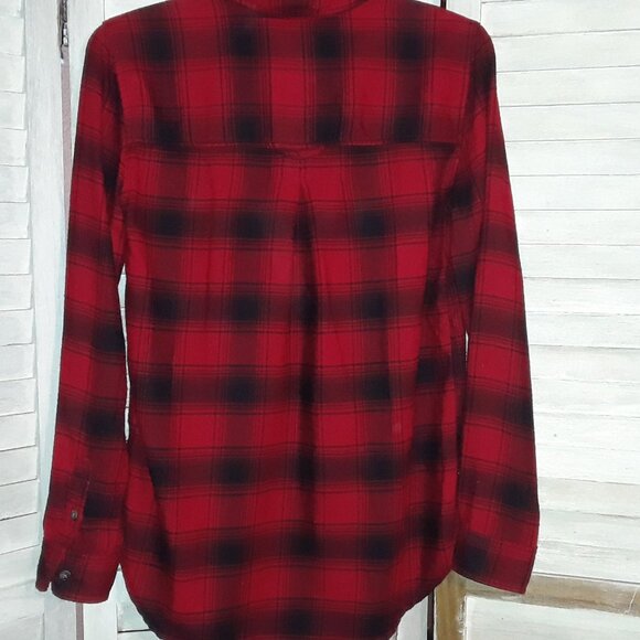 American Eagle Outfitters Red Plaid Button Down Shirt Ahh-mazinly Soft Boyfriend - Picture 3 of 7